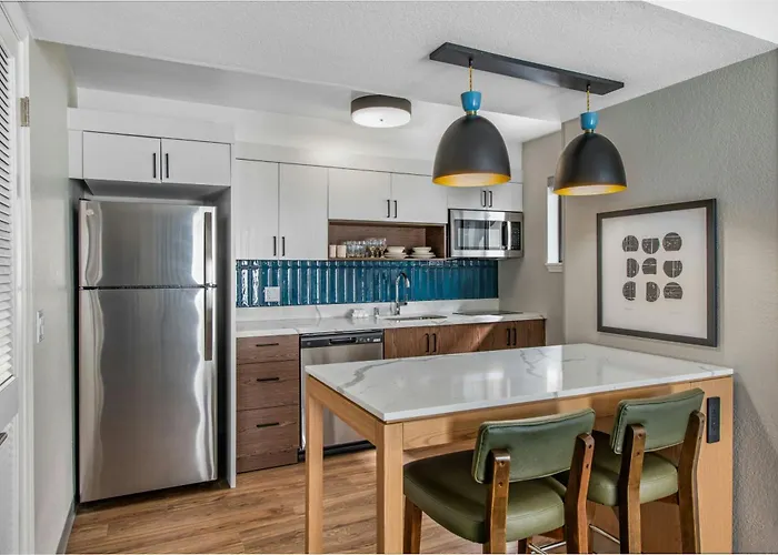 Hotels in Oxnard
