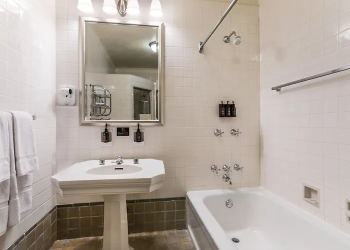 Johnson City Hotels