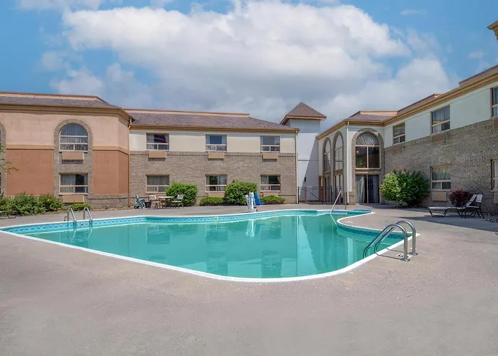 Davison Hotels