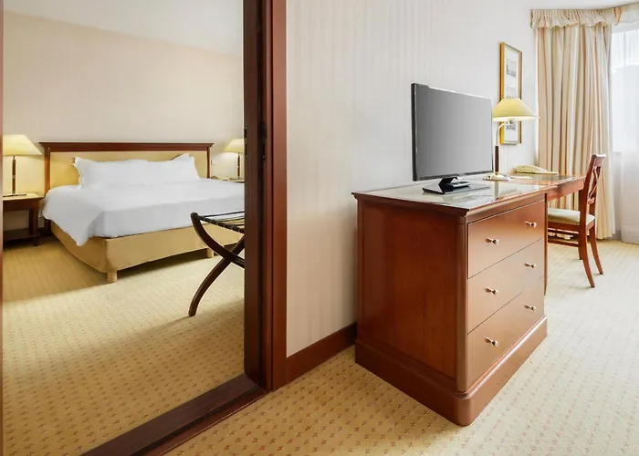 Evergreen Laurel Hôtel Levallois-Perret