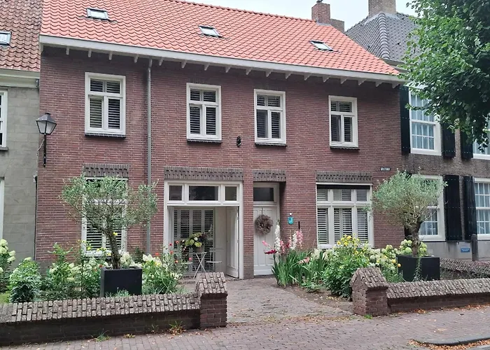 Een Klein Appartementje Zonder Keuken In Het Centrum Sleep At Hamtingh'S Hilvarenbeek