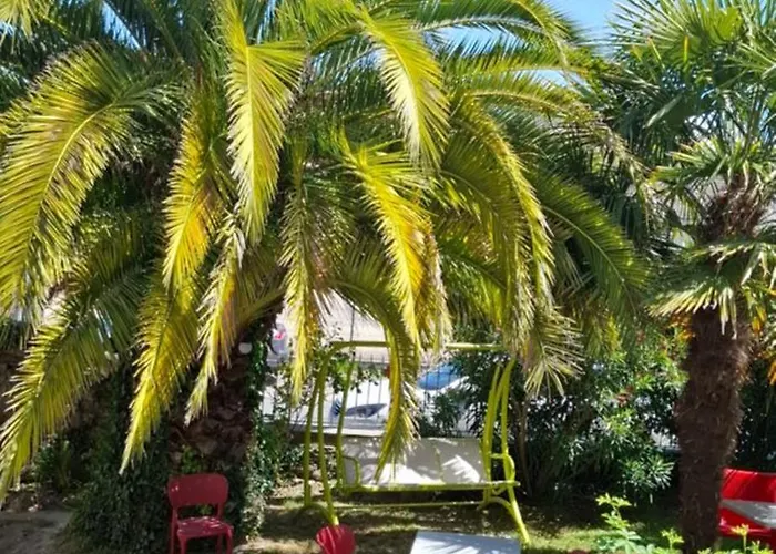 Hotels in Le Vivier-sur-Mer