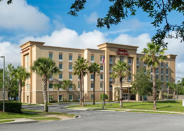 Hampton Inn & Suites - Deland