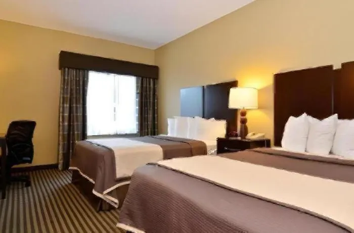 Oakdale Hotels