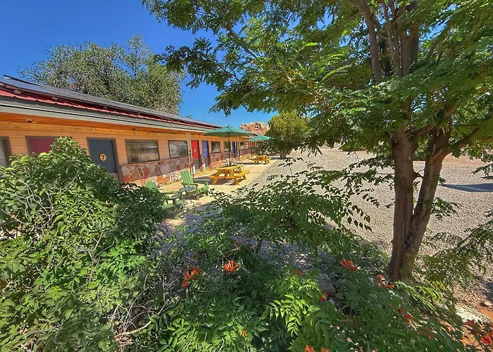 Hotels in Bluff