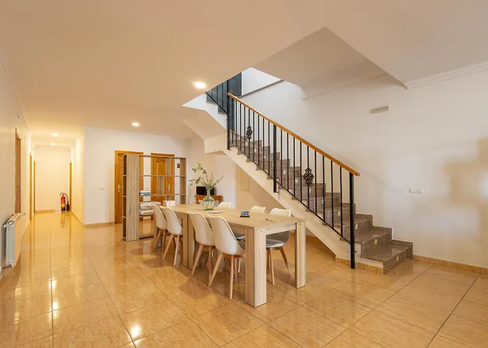 Canillas de Albaida Hotels