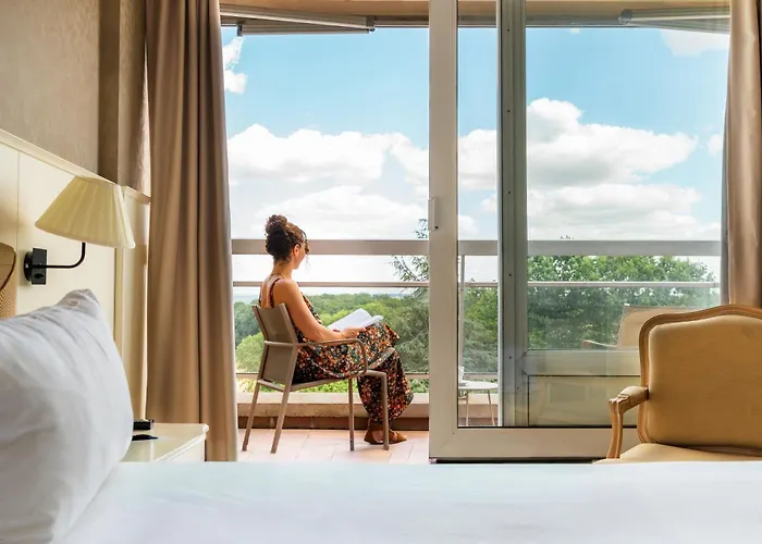 Pouligny-Notre-Dame Hotels