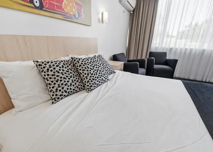 Natimuk Hotels
