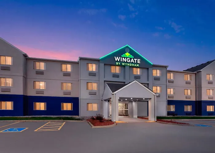 Wingate By Wyndham Oshkosh Hotel