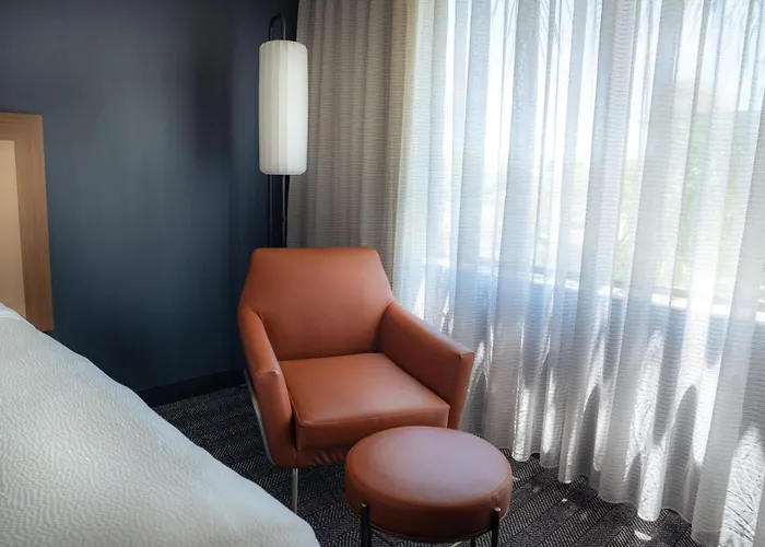 Courtyard By Marriott San Diego Central