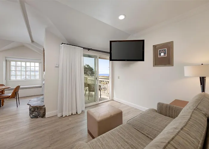 Pelican Inn & Suites Cambria
