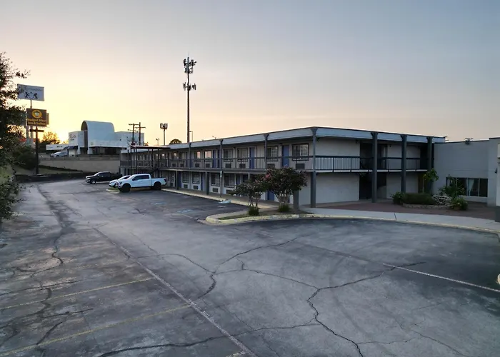 Texas Inn & Suites