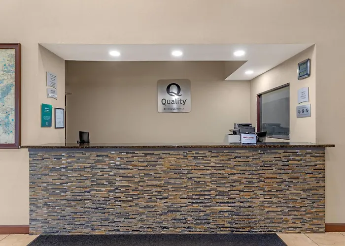 Caseyville Hotels