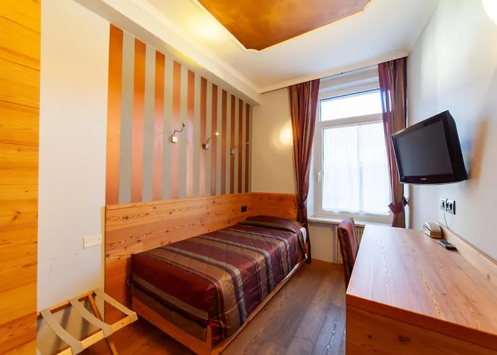 Hotels in Cles
