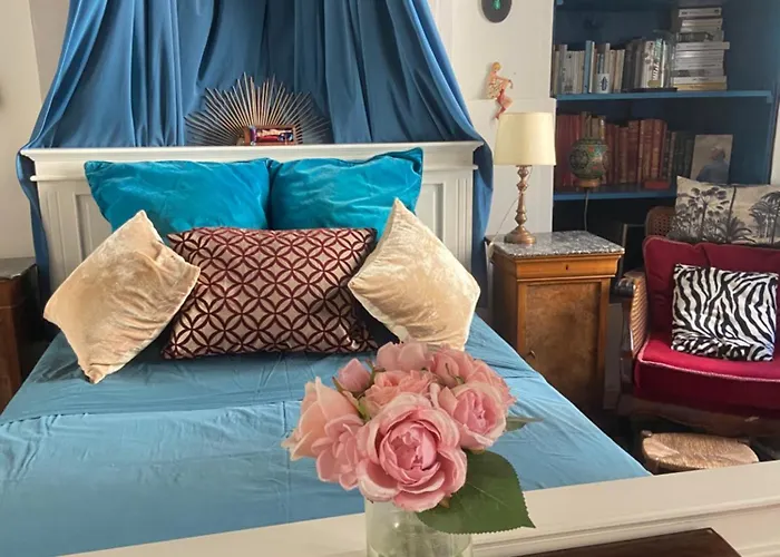 Bed and Breakfast Le Boudoir d'artiste à Semur-en-Auxois