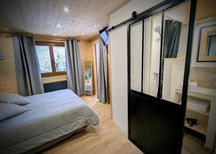 Pelvoux Hotels