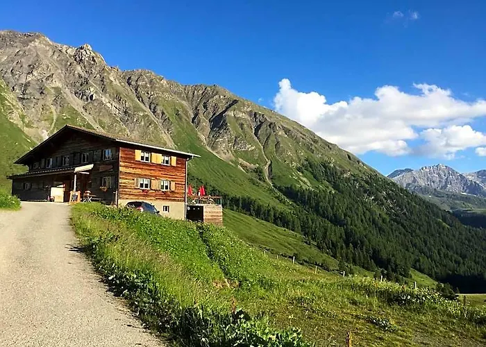 Hotels in Langwies
