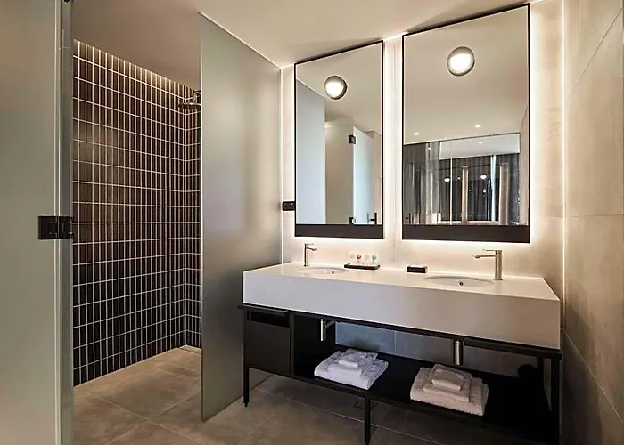 Rowville Hotels