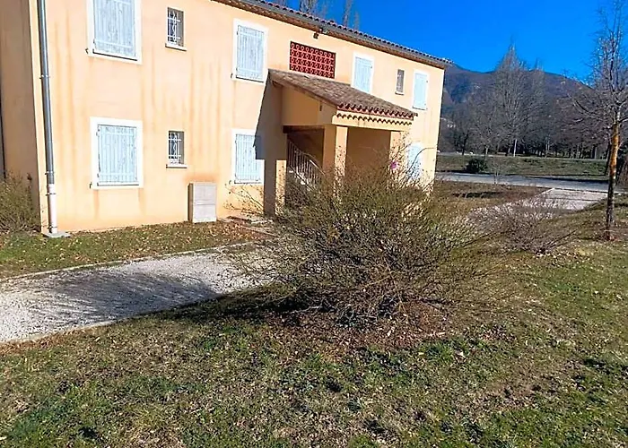 Hôtels à Montbrun-les-Bains