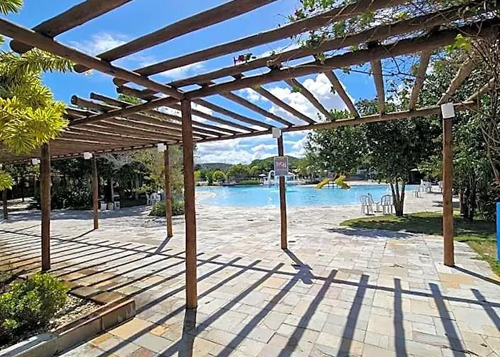 ILOA Condomínio Resort BARRA DE SÃO MIGUEL, Quarto em frente a piscina
