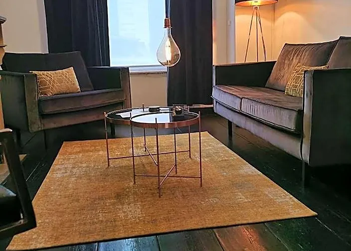 Chantilly Townhouse Gent