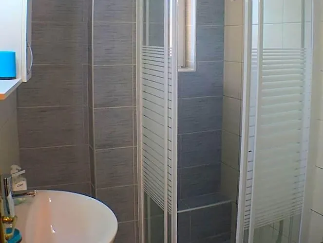 Porto Rafti Hotels