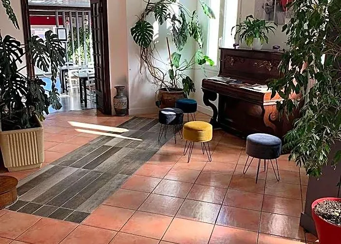 Mirambeau (Charente-Maritime) Hotels