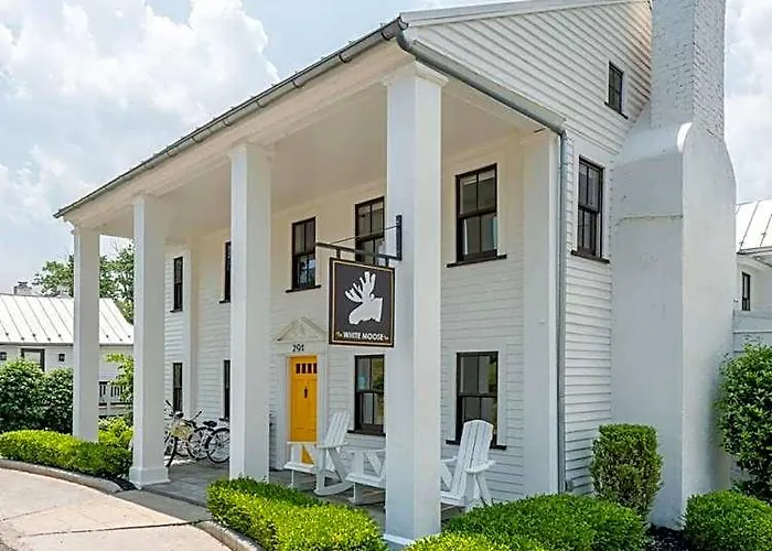 White Moose Inn