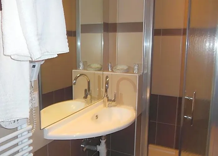 Hotels in Saint-Hippolyte (Doubs)