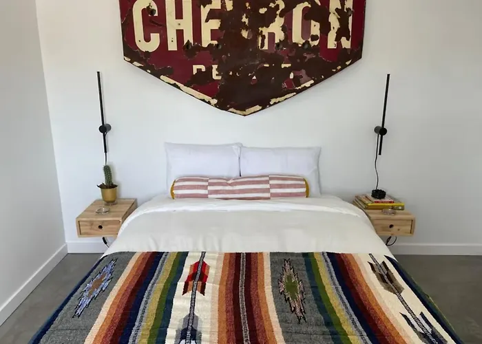 Marfa Hotels