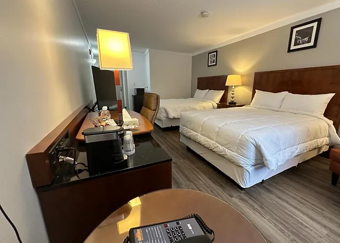 Sioux Lookout Hotels