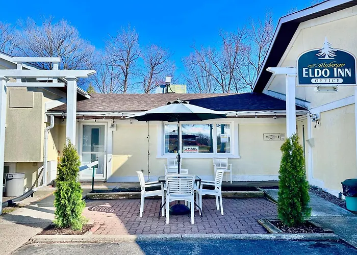 Gore Bay Hotels