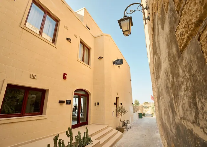 San Lawrenz Hotels