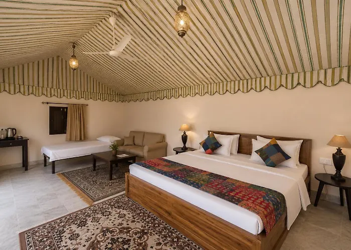 Hotels in Sām
