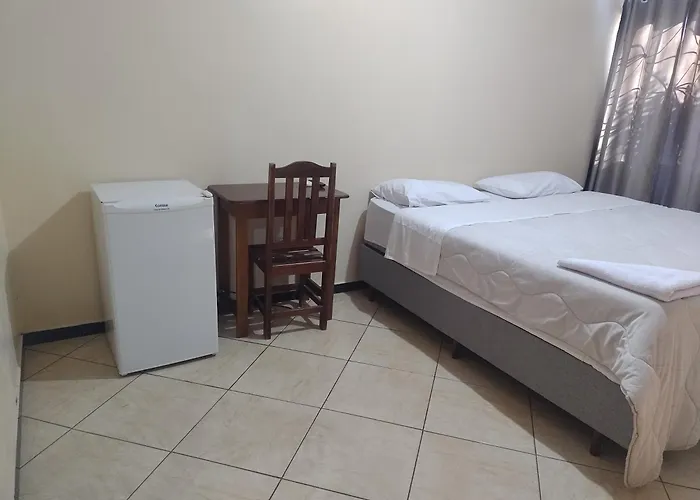 Hotéis de Candoi