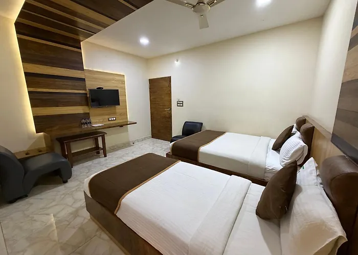 Hotel Sai Krish Grand Chettippattu