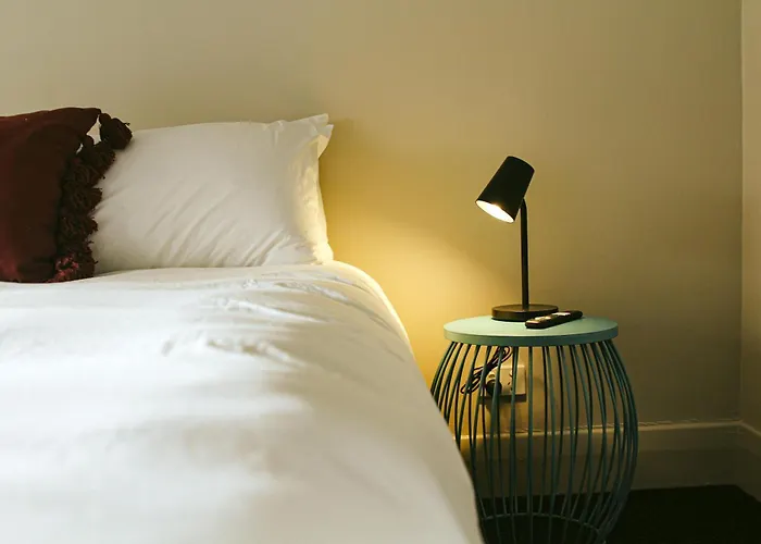 Kyneton Hotels