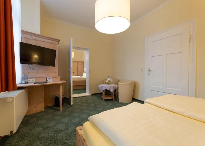 Hotels in Volpriehausen