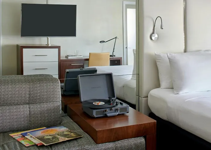 West Hollywood Hotels