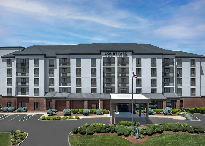 Courtyard By Marriott Bloomington Hotel