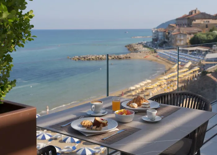 Hotels in Santa Maria di Castellabate