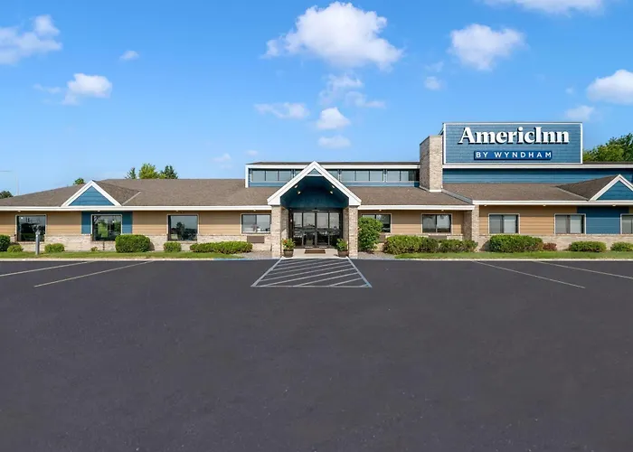 Fergus Falls Hotels