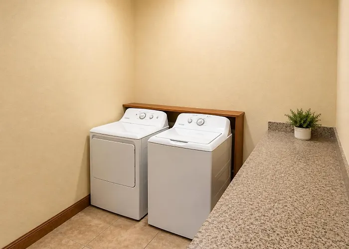 Heritage Hotel And Suites