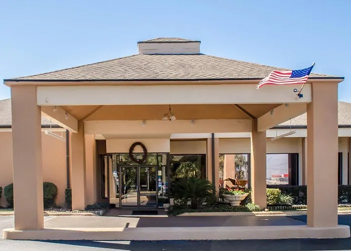 Quality Inn & Suites Pensacola Bayview Ferry Pass