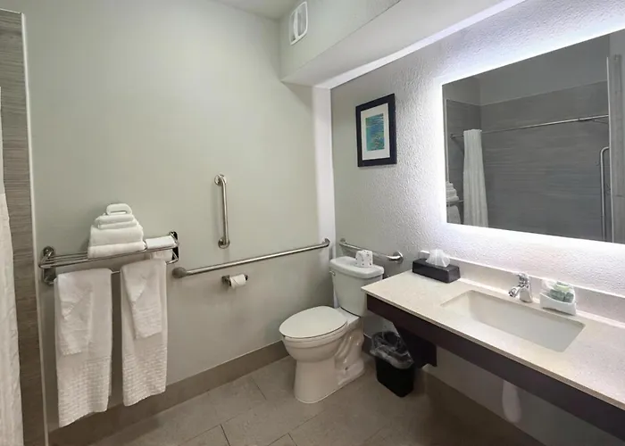 Shallotte Hotels