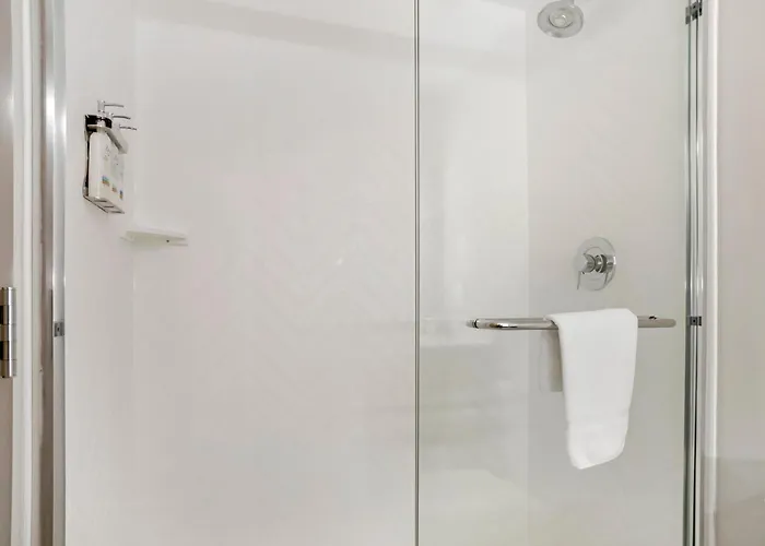 Fairhope Hotels