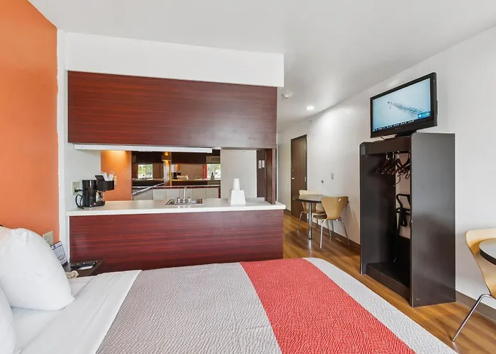 Huron Hotels