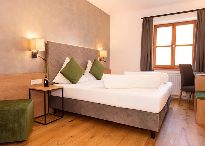 Poellau Hotels