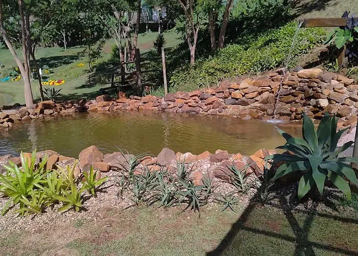 Viva Brotas Chalés e Cabanas com cachoeira