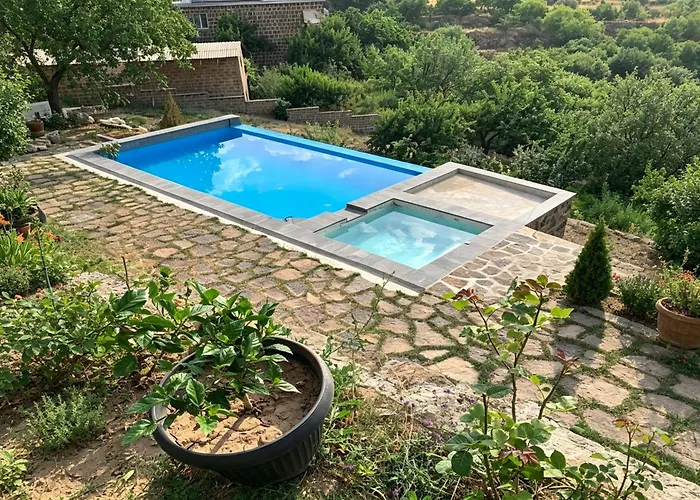 Hotels in Garni